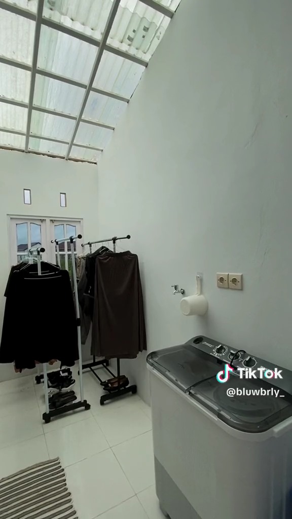 desain rumah hitam putih © TikTok desain rumah hitam putih © TikTok
