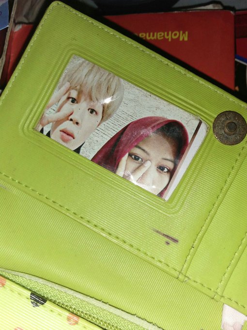 isi dompet nyeleneh © berbagai sumber