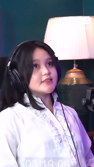 Pesona Tia Septiana putri komedian Mandra © 2023 brilio.net Pesona Tia Septiana putri komedian Mandra © 2023 brilio.net