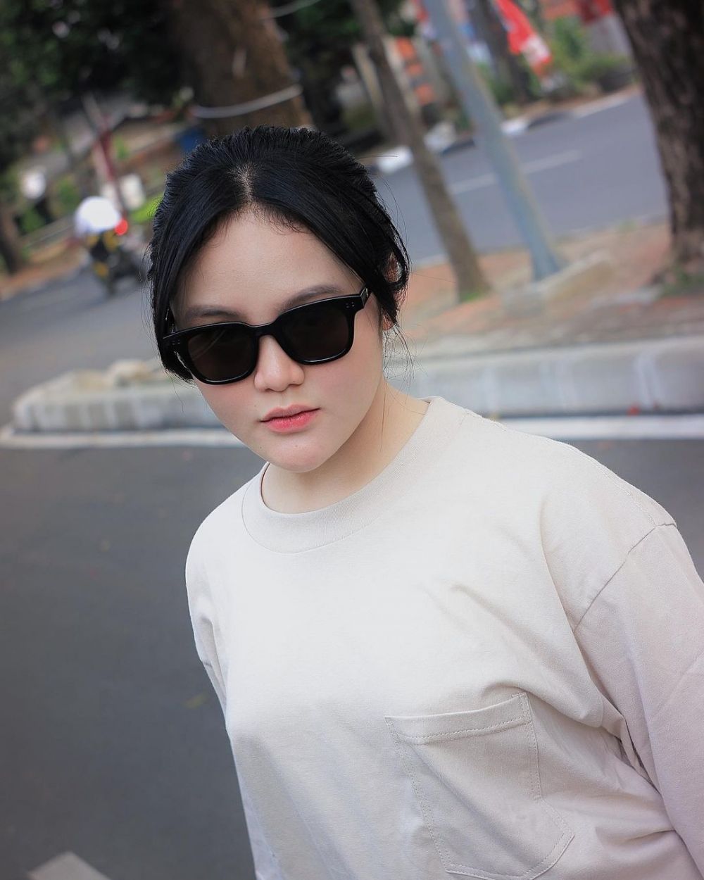 Pesona Tia Septiana putri komedian Mandra © 2023 brilio.net Pesona Tia Septiana putri komedian Mandra © 2023 brilio.net