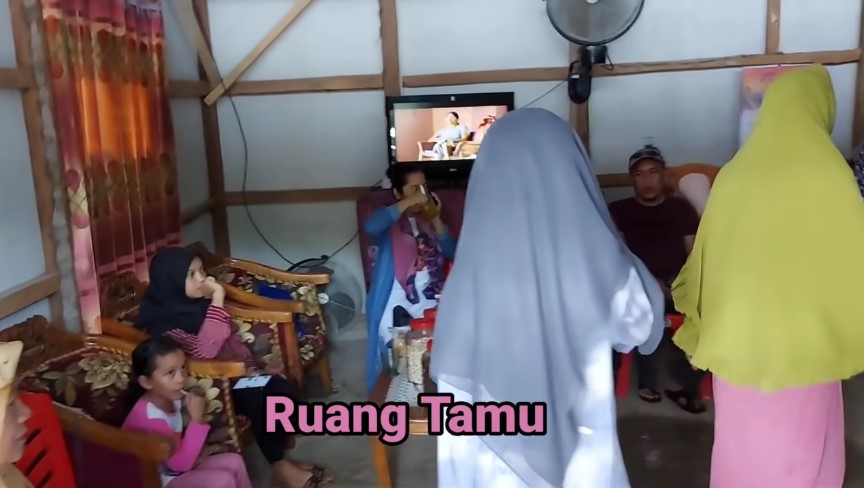 Rumah triplek kamar bak hotel © YouTube