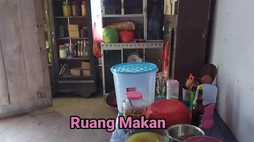 Rumah triplek kamar bak hotel © YouTube