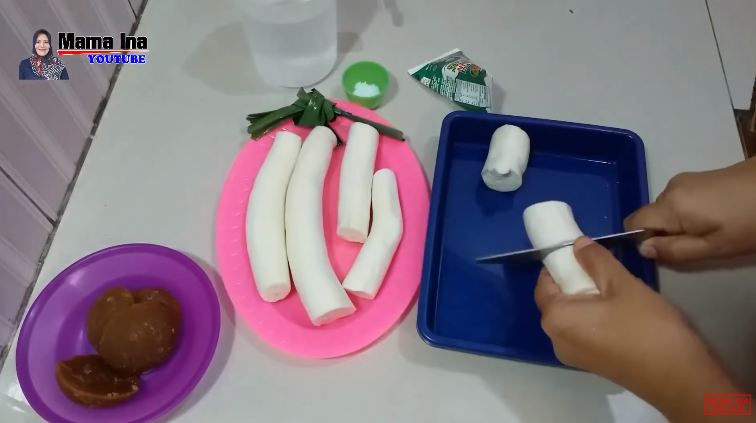 Bukan pakai gula pasir, ini cara mudah bikin singkong rebus santan yang lembut, legit, dan wangi