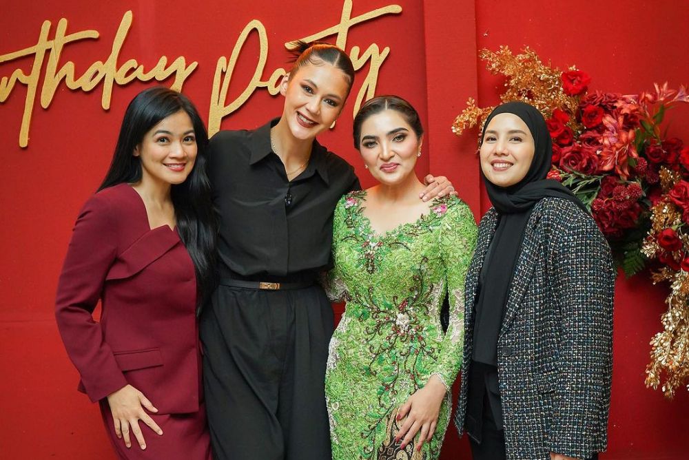 Momen ulang tahun Paula Verhoeven yang ke-36 © 2023 brilio.net Momen ulang tahun Paula Verhoeven yang ke-36 © 2023 brilio.net