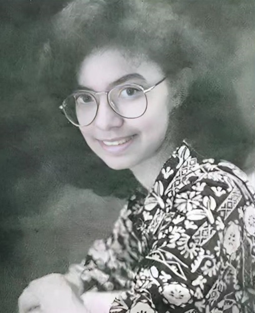 Foto masa mudanya disebut bak beda orang, 11 potret jadul Najwa Shihab ini curi perhatian