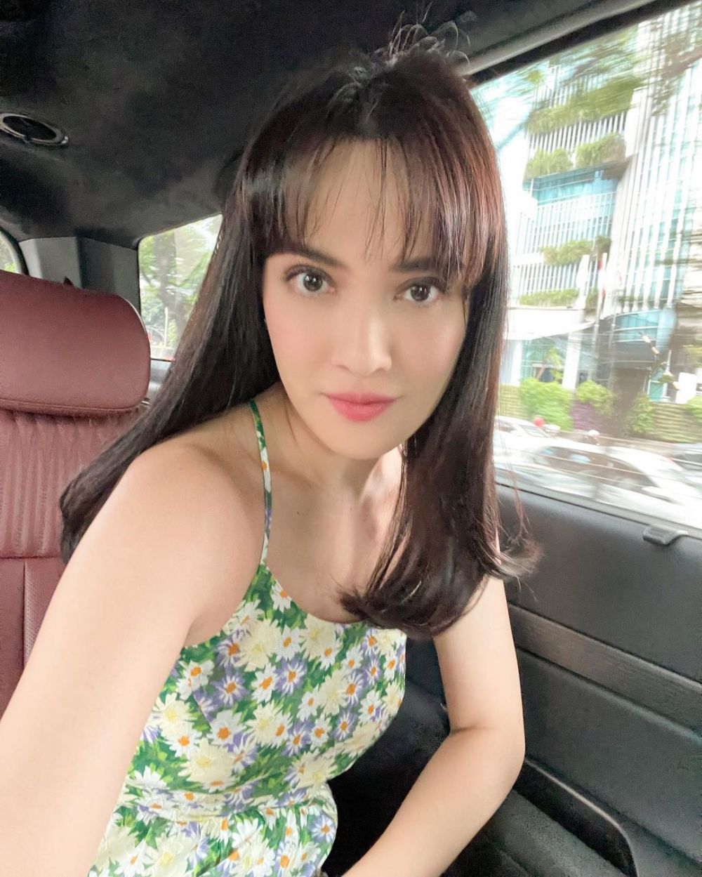 potret manglingi seleb usai potong poni depan © berbagai sumber potret manglingi seleb usai potong poni depan © berbagai sumber