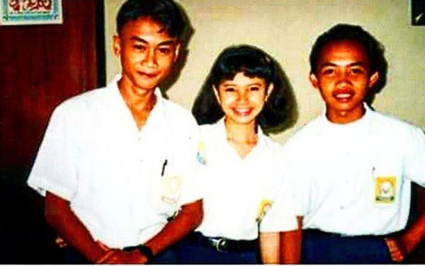 potret lawas seleb cantik 90-an saat SMP © 2023 brilio.net