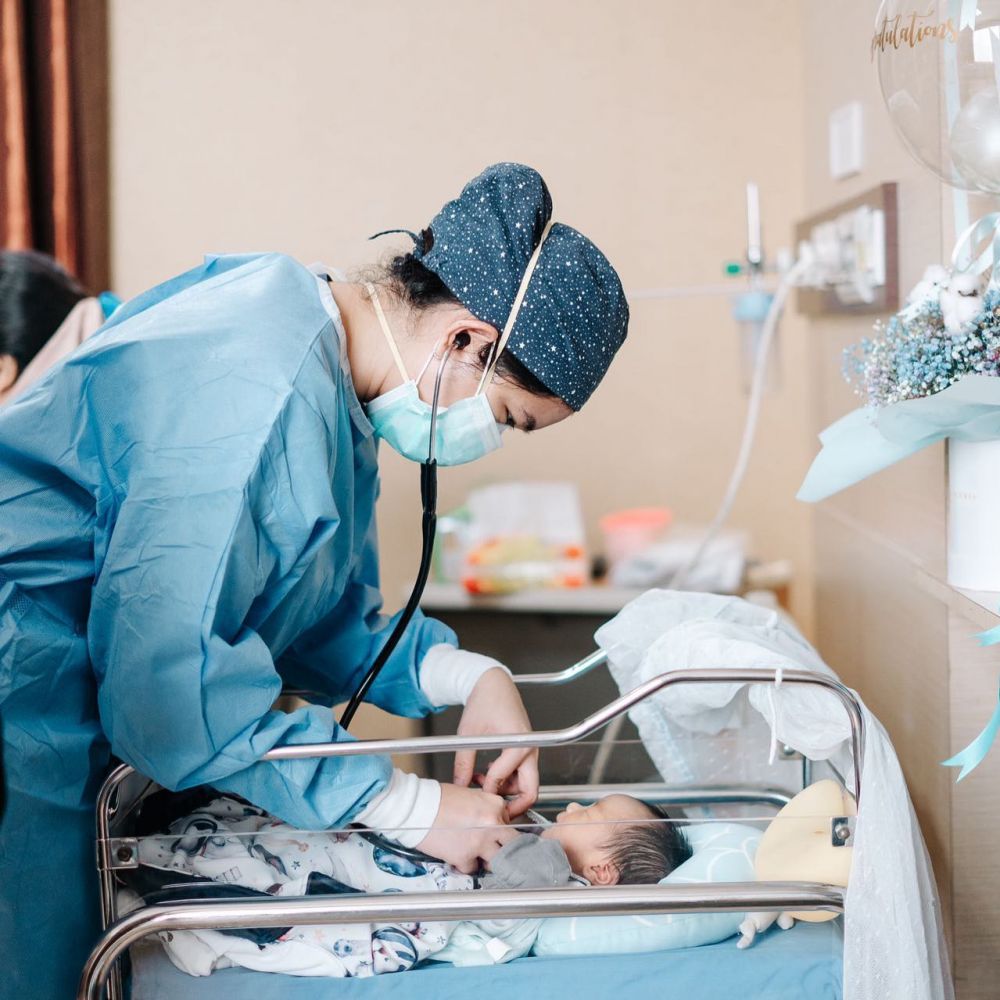 dokter bantu nagita melahirkan adik seleb top © instagram