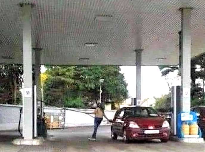 isi bensin nyeleneh © berbagai sumber