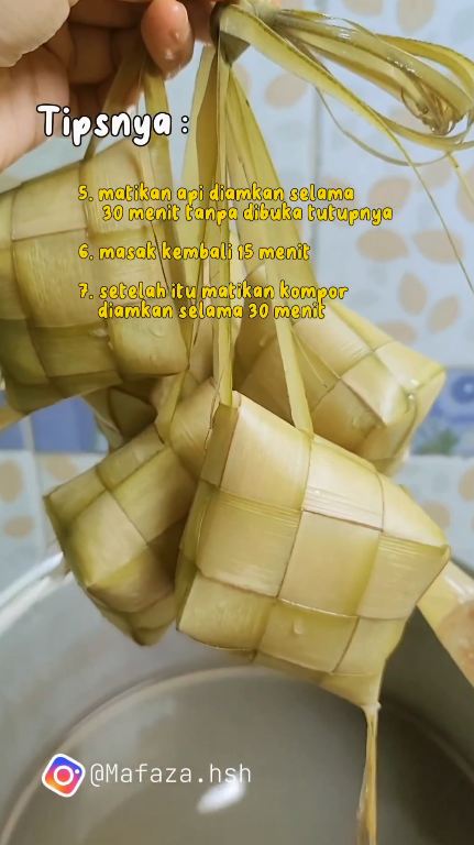 Trik cepat rebus ketupat dalam 30 menit tanpa presto, hasilnya empuk dan warna janur bersih cerah
