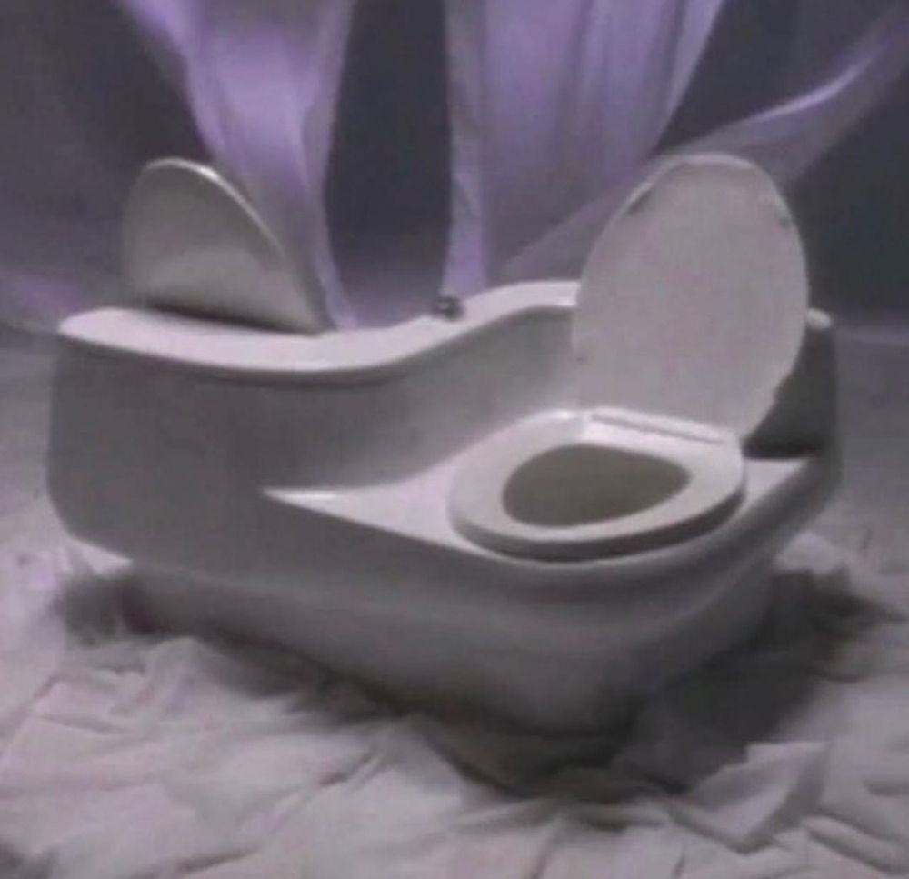 Potret lucu desain jamban bikin bingung  Berbagai sumber