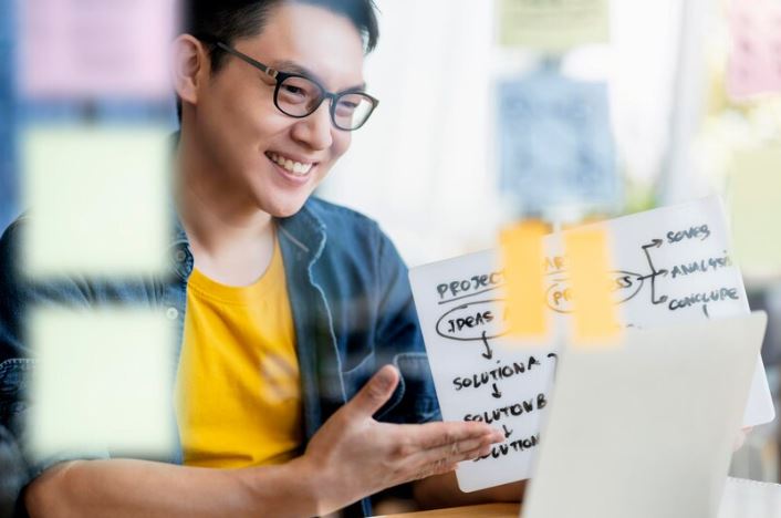 80 Contoh kalimat aktif berdasarkan jenis © 2023 brilio.net