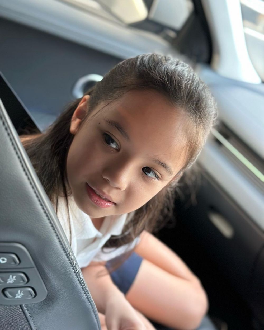 momen gisel antar gempi sekolah, tasnya curi perhatian © berbagai sumber momen gisel antar gempi sekolah, tasnya curi perhatian © berbagai sumber