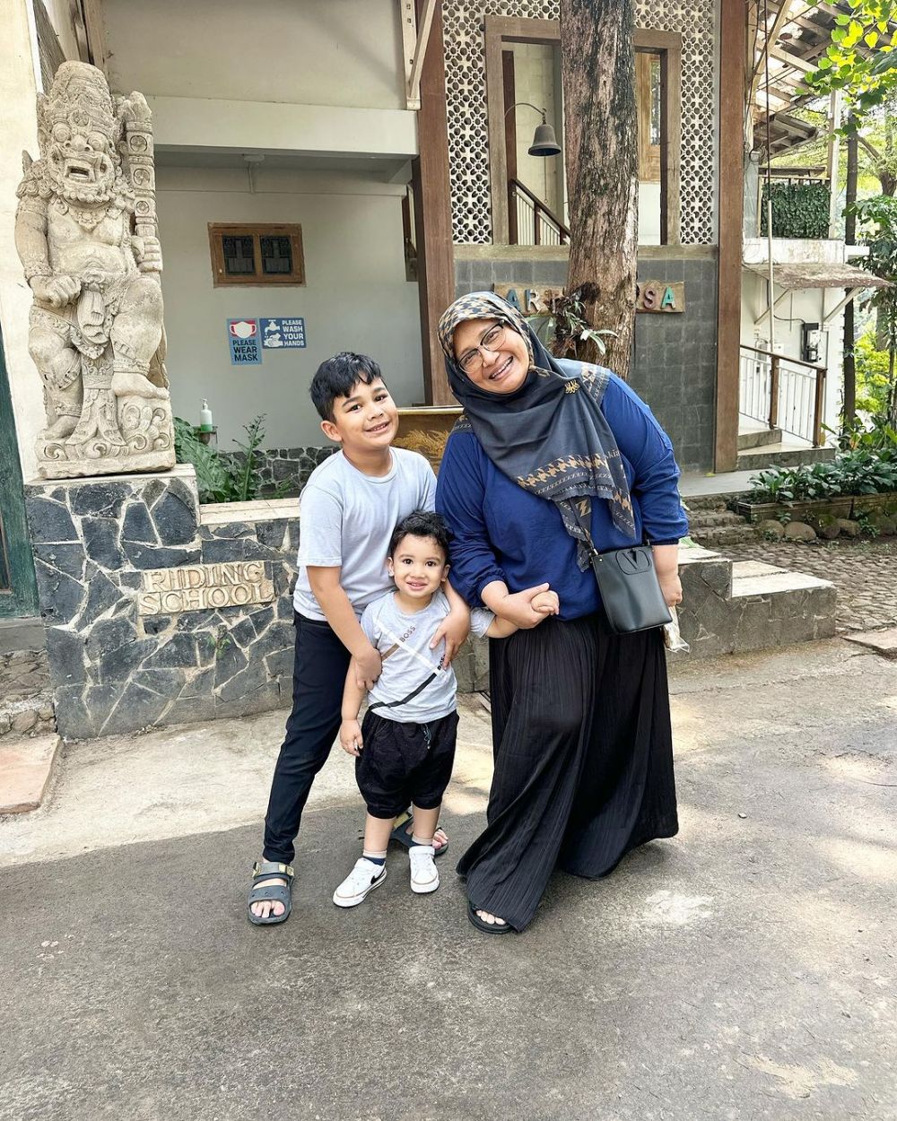 transformasi fenny bauty yang cantiknya tak luntur di usia 57 © berbagai sumber