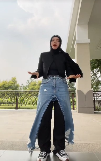 penampilan nyentrik Sajidah Halilintar © Instagram