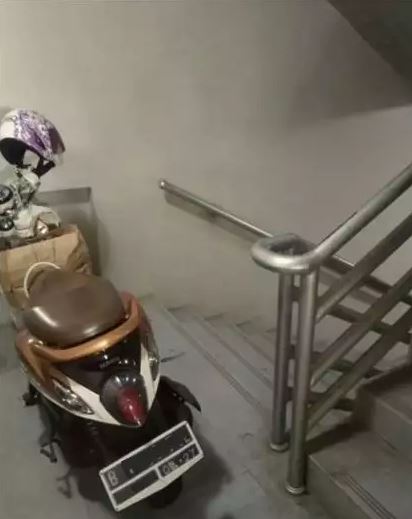 Potret kocak cara orang parkir motor Berbagai sumber