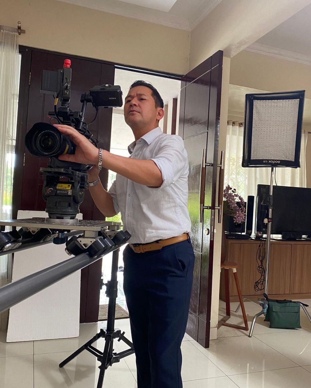 potret terbaru Sendy Taroreh Instagram potret terbaru Sendy Taroreh Instagram