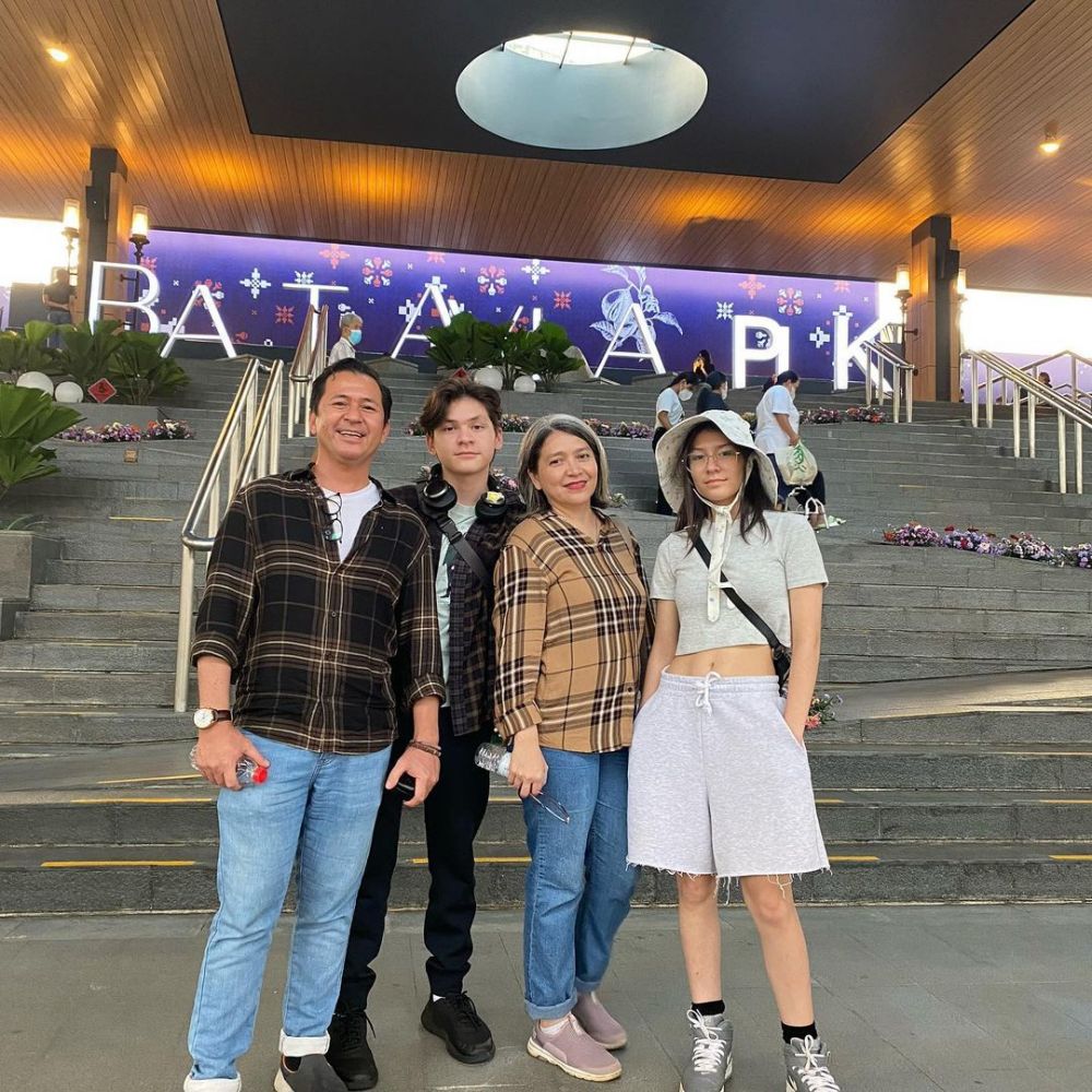 potret terbaru Sendy Taroreh Instagram potret terbaru Sendy Taroreh Instagram