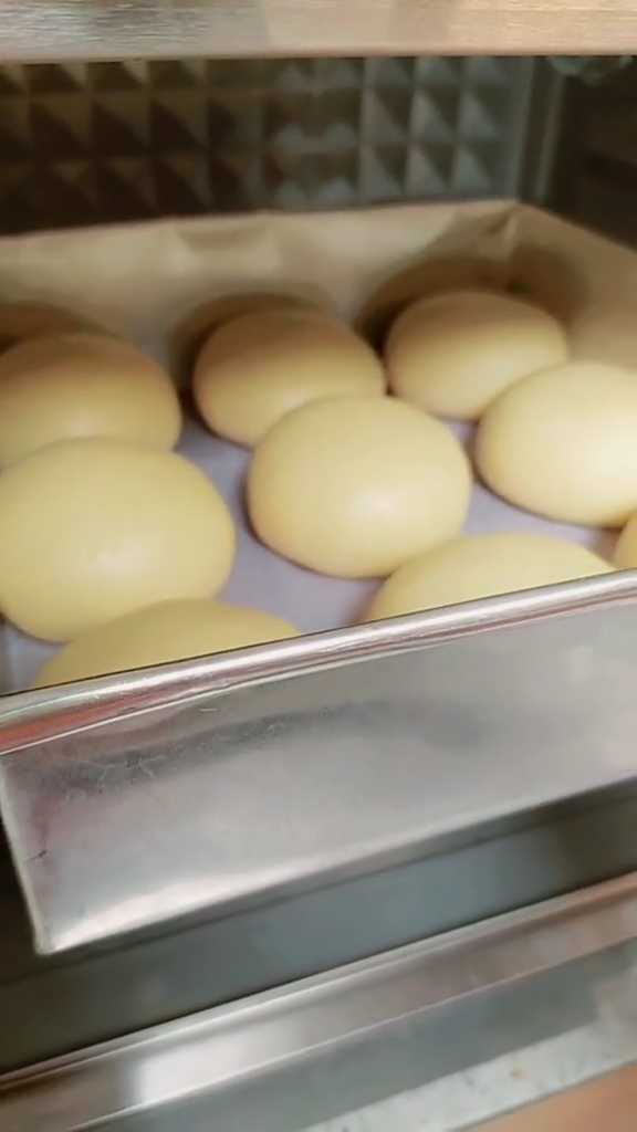 Tanpa lemari proofing, ini cara mudah bikin adonan roti makin empuk dan mengembang sempurna