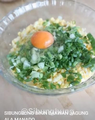 Jangan pakai tepung terigu, ini trik bikin bakwan jagung renyah dan tak berminyak pakai 2 bahan