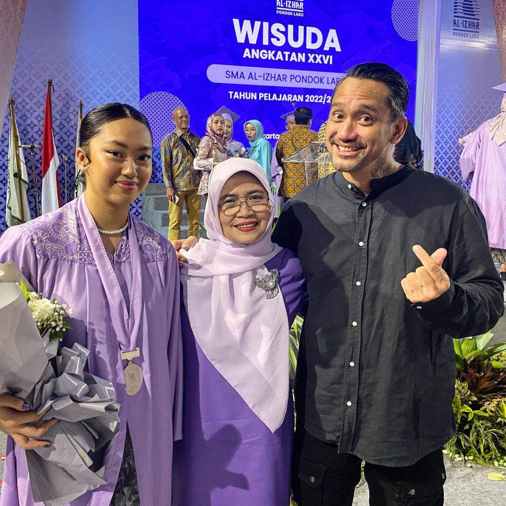 penari latar dengan ayah aktor © instagram