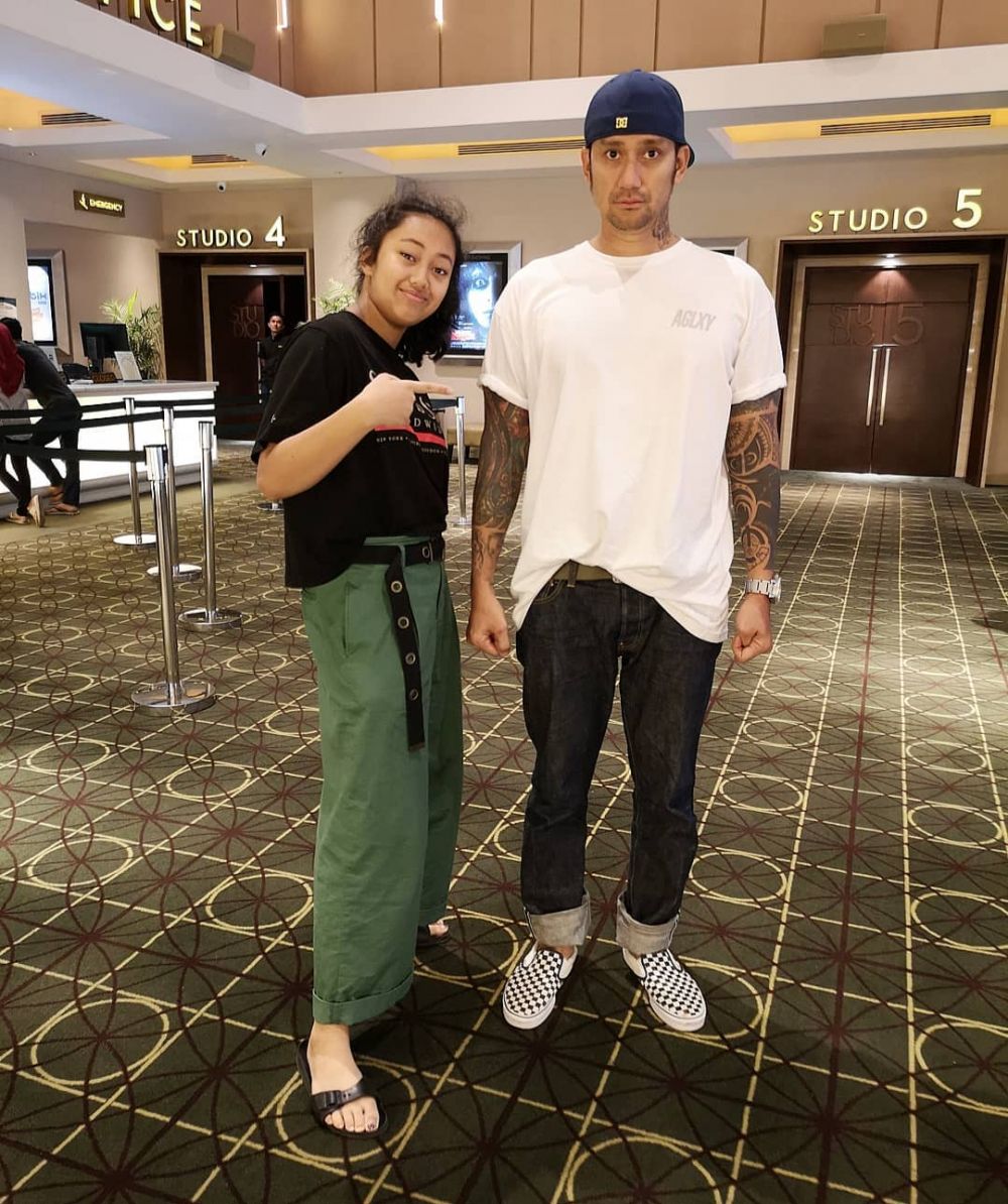 penari latar dengan ayah aktor © instagram