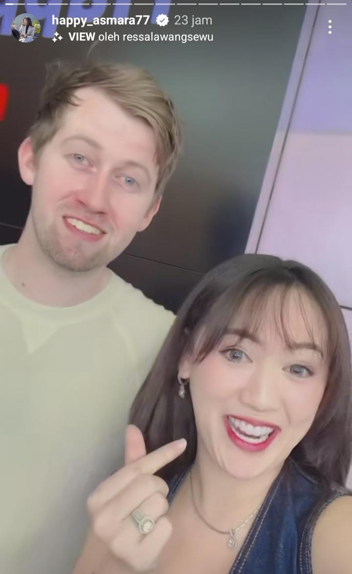 Momen Happy Asmara bertemu Alan Walker © 2023 brilio.net Momen Happy Asmara bertemu Alan Walker © 2023 brilio.net