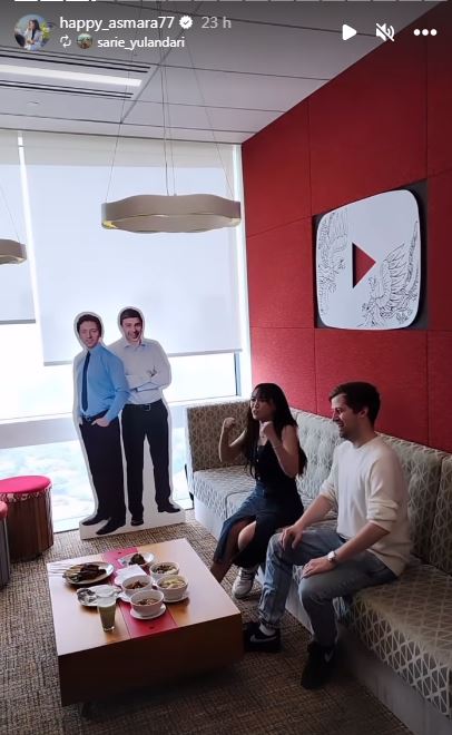 Momen Happy Asmara bertemu Alan Walker © 2023 brilio.net Momen Happy Asmara bertemu Alan Walker © 2023 brilio.net