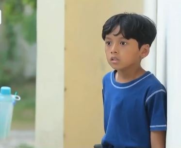 Momen kocak adegan sinetron anak kecil gagal sembunyi dari satpol PP Berbagai sumber