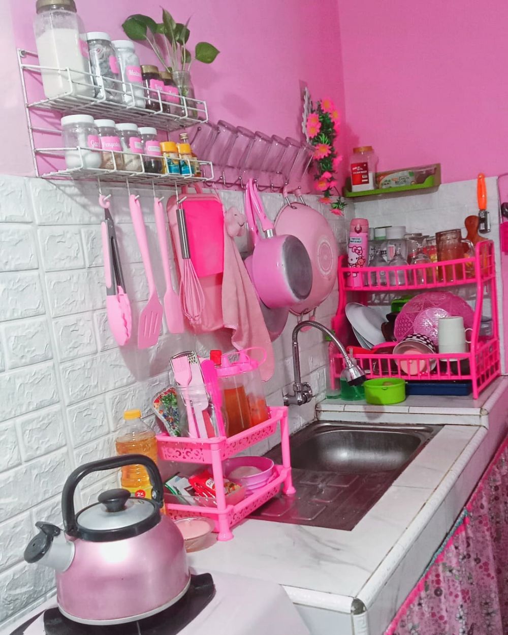 rumah segaris buka pintu langsung dapur © 2023 brilio.net rumah segaris buka pintu langsung dapur © 2023 brilio.net