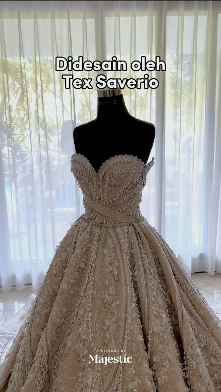 gaun chen giovani menantu hotman paris 40 kilogram © 2023 brilio.net