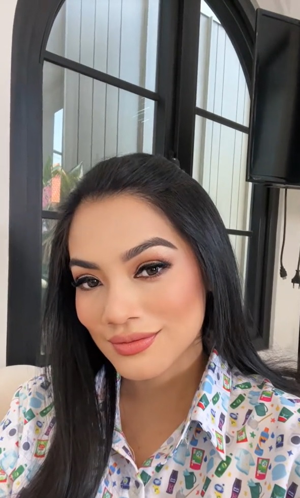 gaya seleb ikutan pakai filter bold glamour ala ivan gunawan © berbagai sumber gaya seleb ikutan pakai filter bold glamour ala ivan gunawan © berbagai sumber