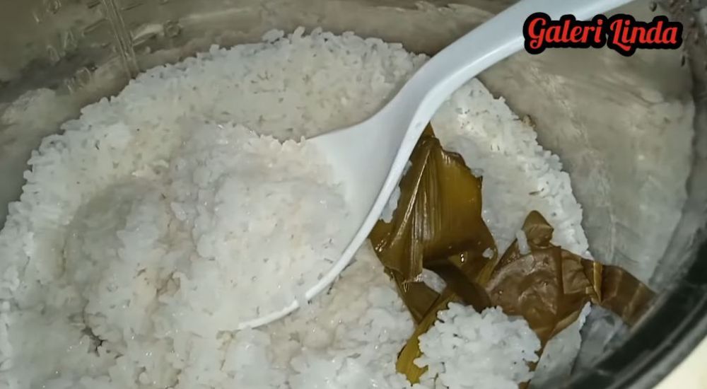 Tanpa tambahan minyak, ini cara menanak nasi agar tak mudah basi, antikering, dan warnanya makin putih