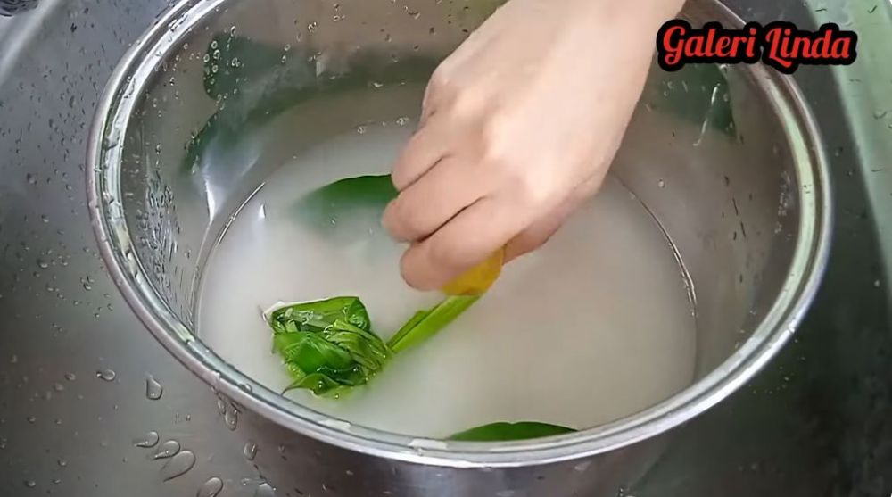 Tanpa tambahan minyak, ini cara menanak nasi agar tak mudah basi, antikering, dan warnanya makin putih