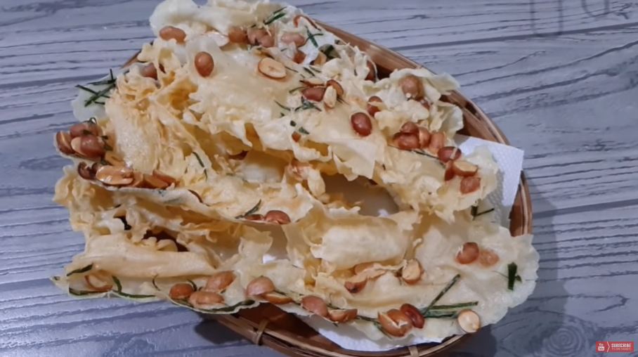 Tanpa perlu digoreng dua kali, ini trik bikin peyek semakin tipis dan renyah tahan lama