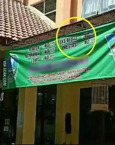 Potret kocak spanduk sekolah berisi motivasi Berbagai sumber