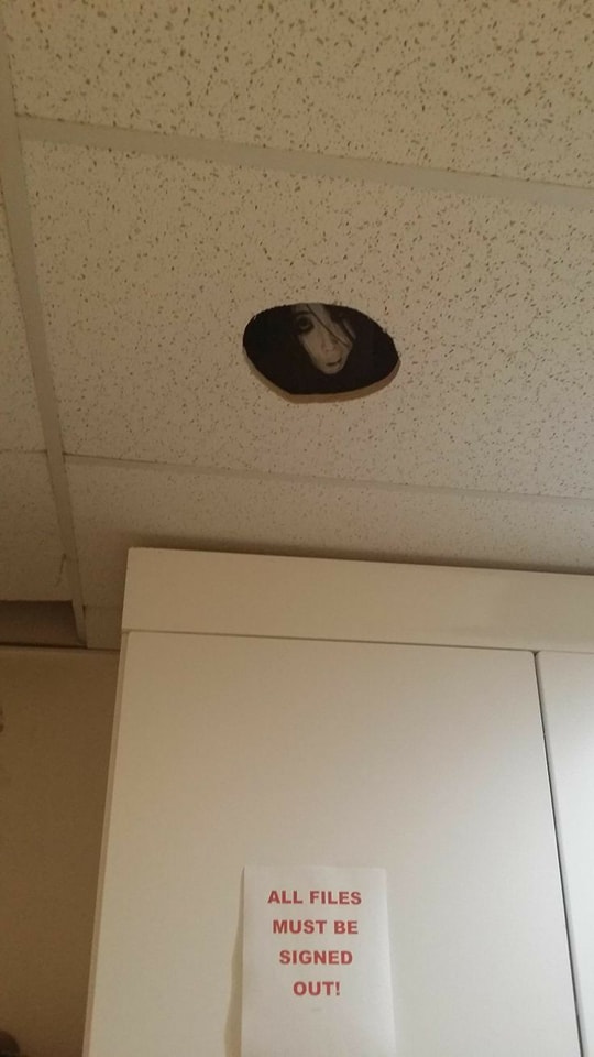 potret kocak ada yang ngintip © berbagai sumber