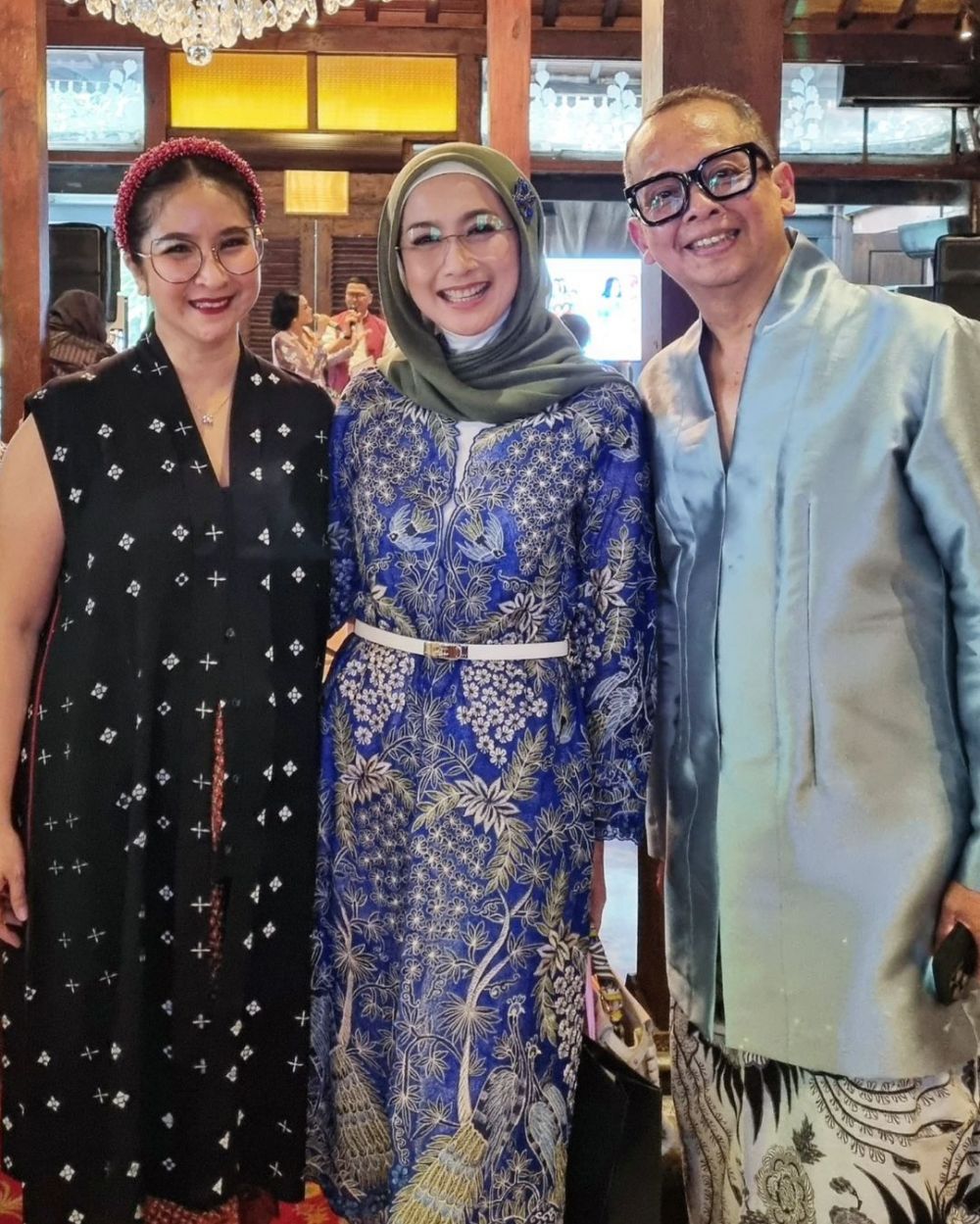 gaya seleb di acara reuni gadis sampul © berbagai sumber