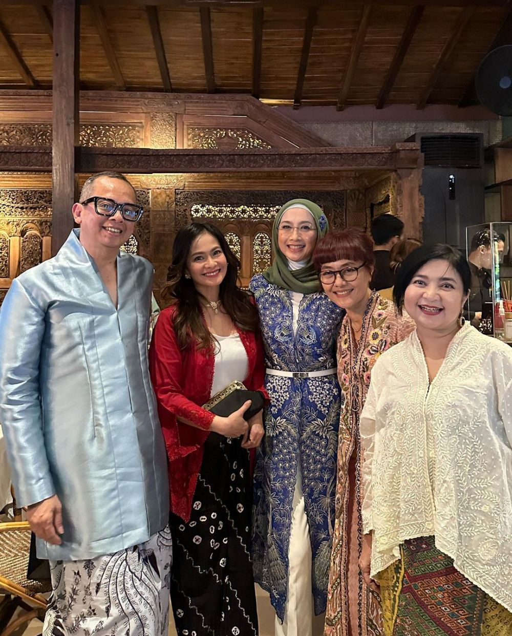 gaya seleb di acara reuni gadis sampul © berbagai sumber gaya seleb di acara reuni gadis sampul © berbagai sumber