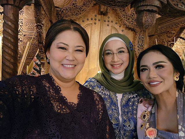 Desy Ratnasari reuni Gadis Sampul © Instagram