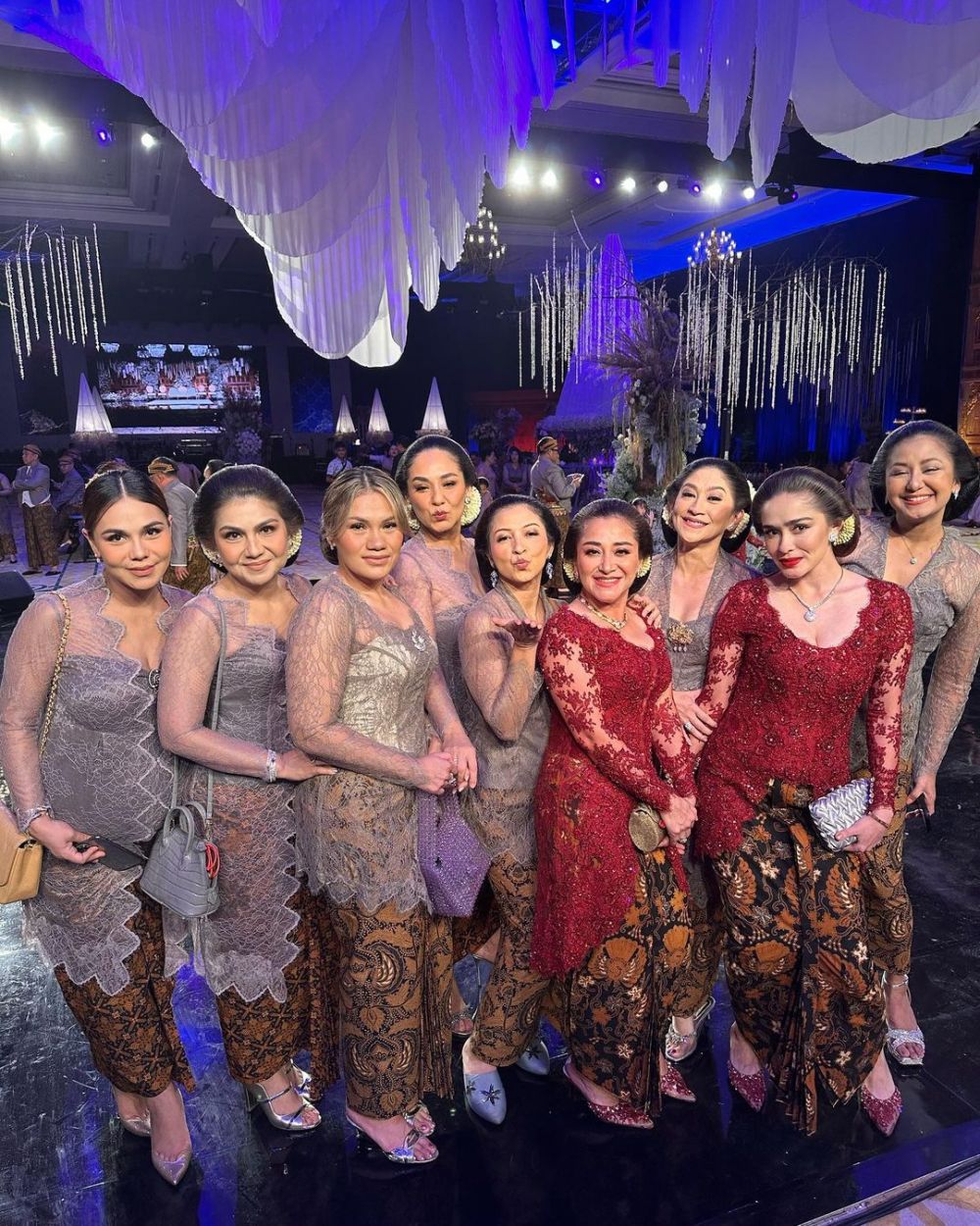 pesona Yasmine Wildblood saat kenakan kebaya © 2023 brilio.net