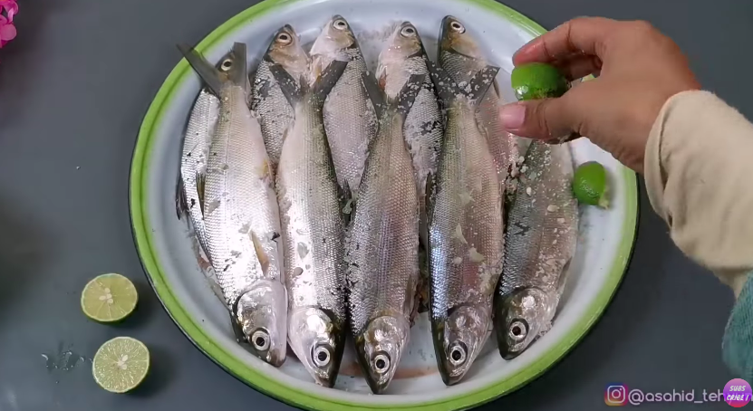 Trik bikin bandeng presto lezat, tulangnya lunak, dan bentuknya utuh cuma tambahkan 1 jenis daun