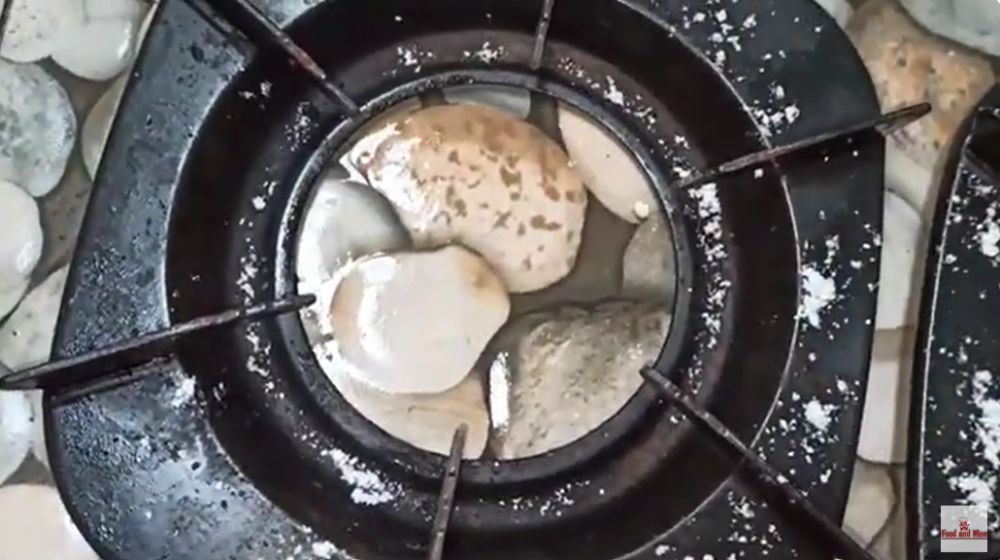 Cukup 10 menit, ini cara cepat bersihkan tungku kompor yang berkerak tanpa direndam sitrun