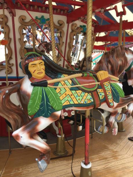 Potret kocak bentuk komidi putar Berbagai sumber