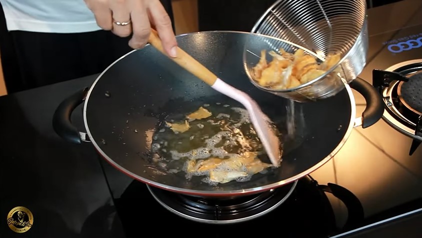 Cara masak ikan asin balado supaya renyah tahan lama dan rasanya tak pahit