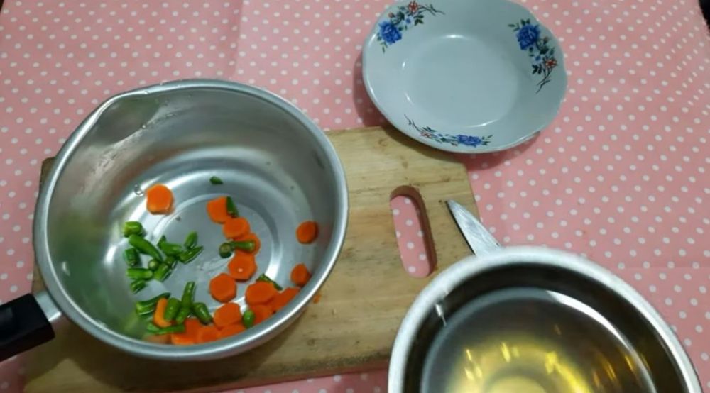 Tanpa pasta gigi atau tepung, begini trik supaya tangan tak melepuh setelah tersiram air panas