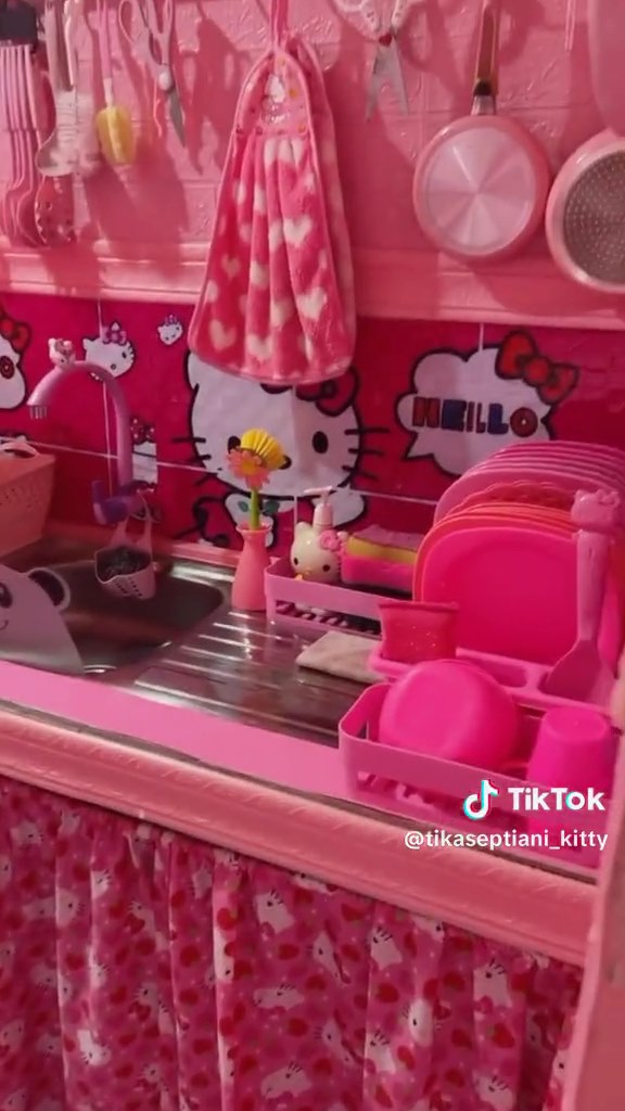 dapur hello kitty © TikTok