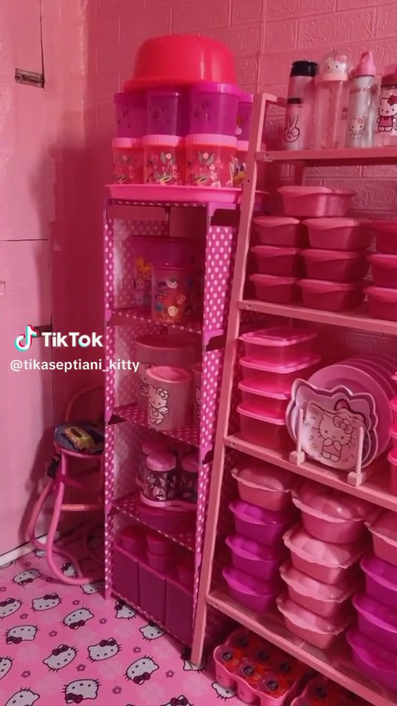 dapur hello kitty © TikTok dapur hello kitty © TikTok