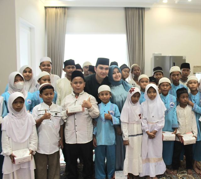 Aldi Taher syukuran rumah baru © berbagai sumber Aldi Taher syukuran rumah baru © berbagai sumber