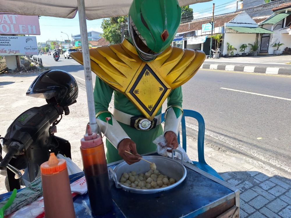 Juwanso cilok power ranger sleman © 2023 brilio.net